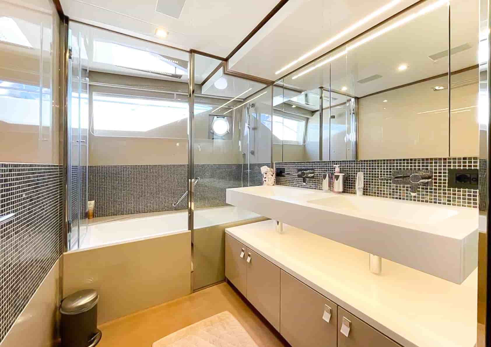 Ferretti 960 - View 26