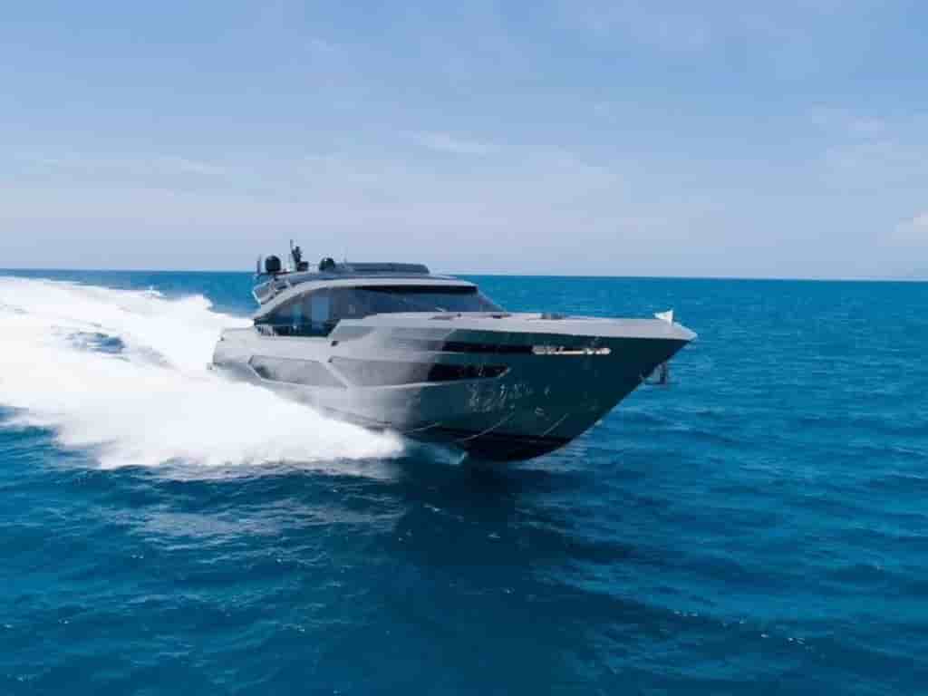 AB Yachts 100 - View 11