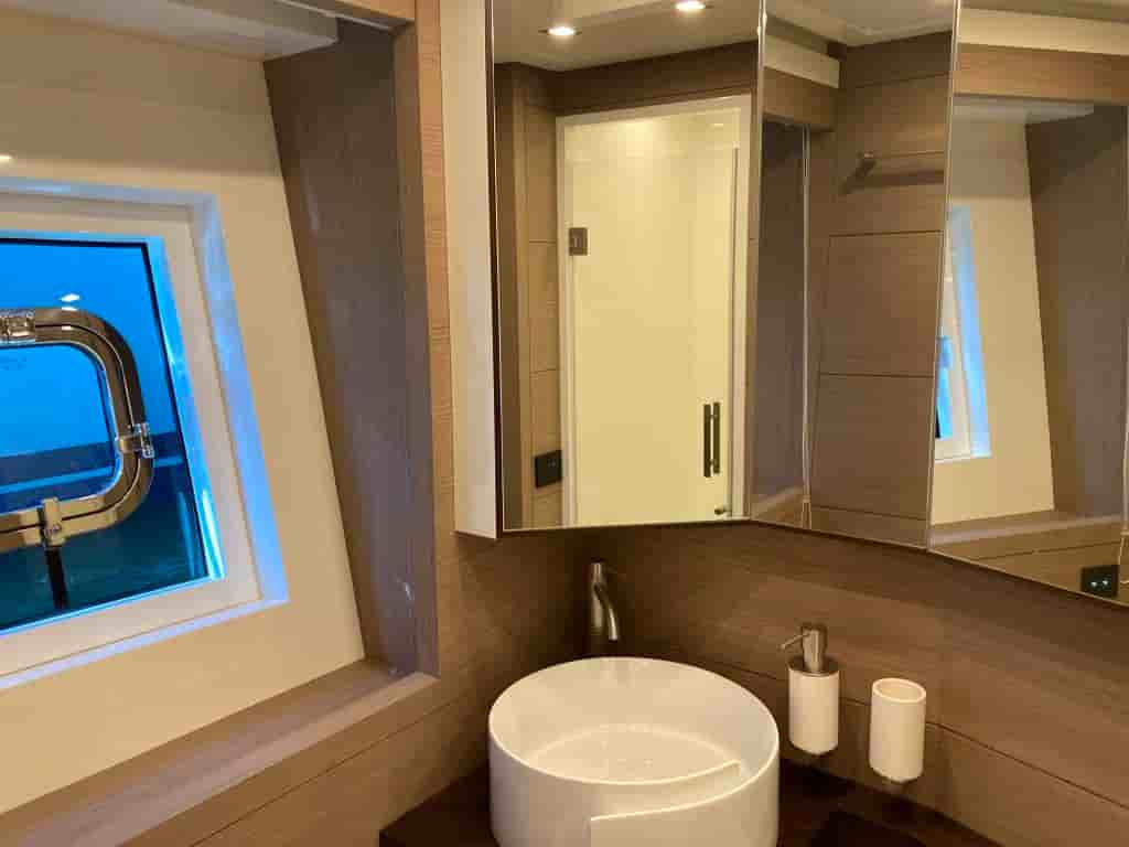 AB Yachts 100 - View 35