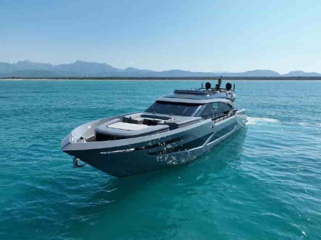 AB Yachts 100 - View 4