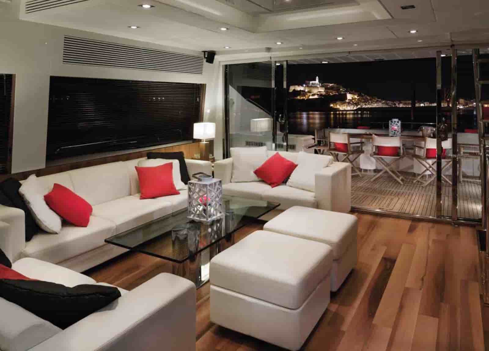 Sunseeker Predator 84 - View 19
