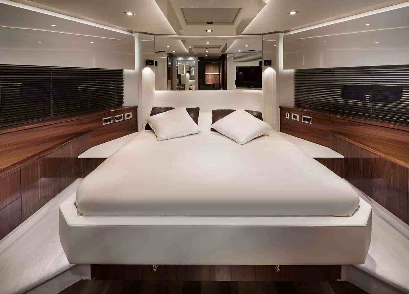 Sunseeker Predator 84 - View 29