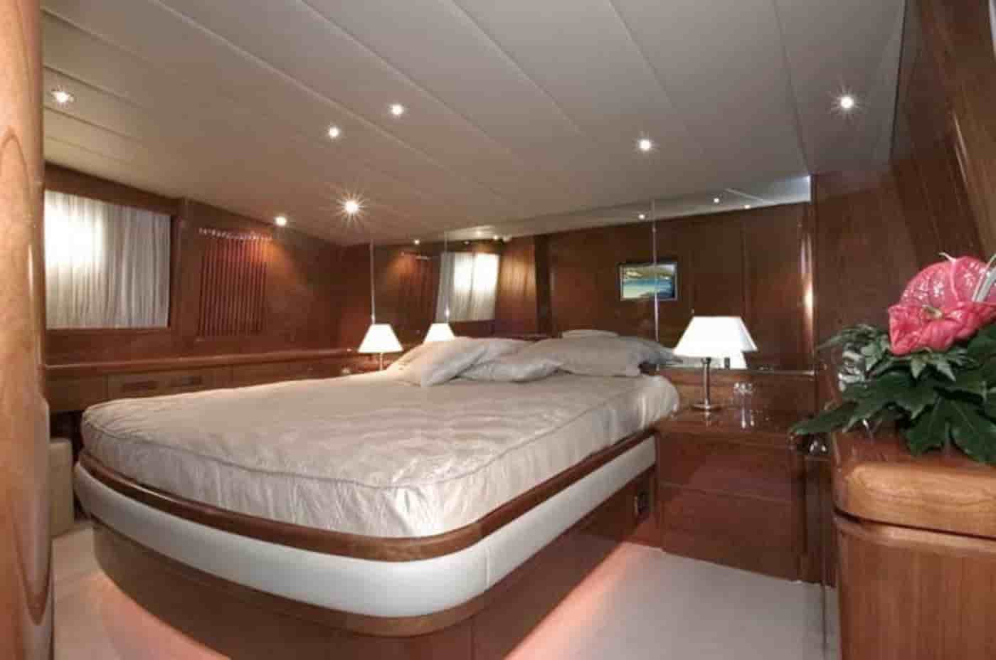 Falcon 102 - View 32