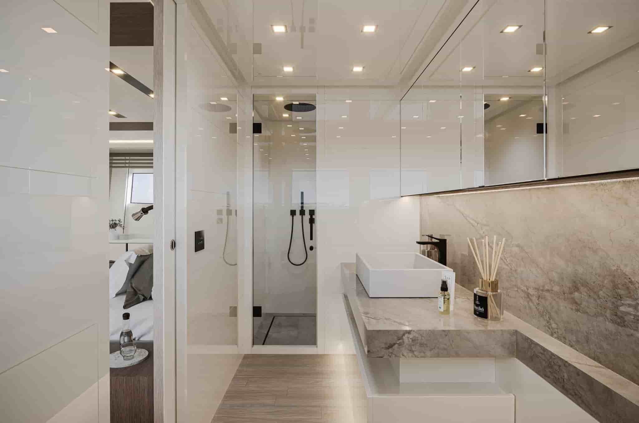 AB Yachts 80 - View 18