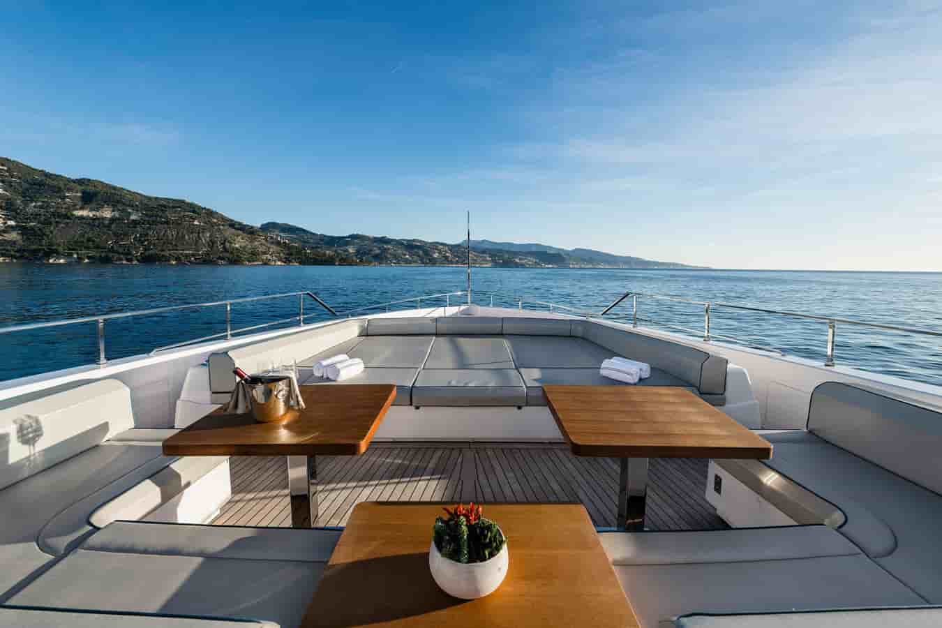 Ferretti Custom Line Navetta 42 - View 14