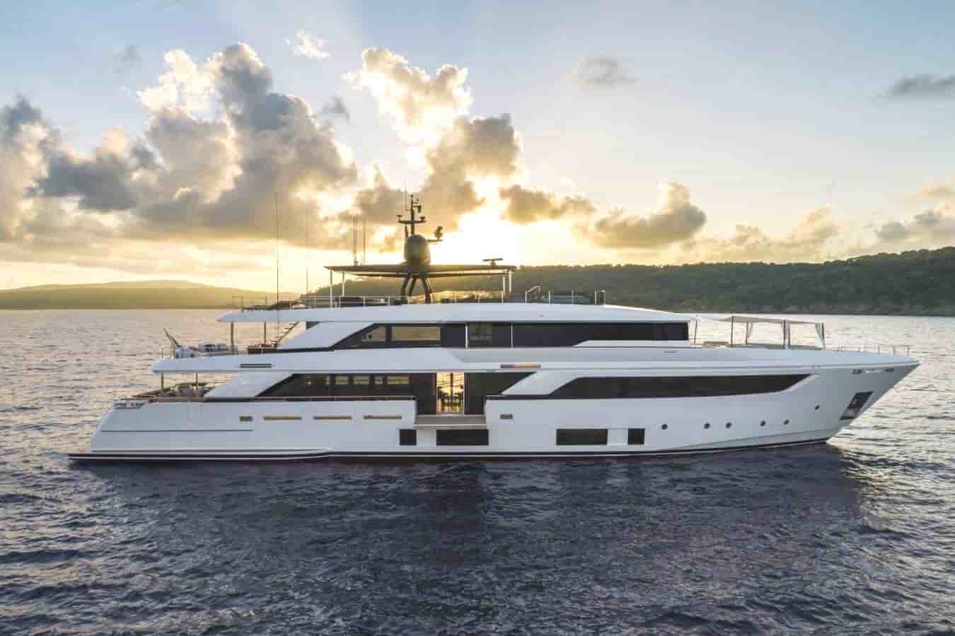 Ferretti Custom Line Navetta 42 - View 3