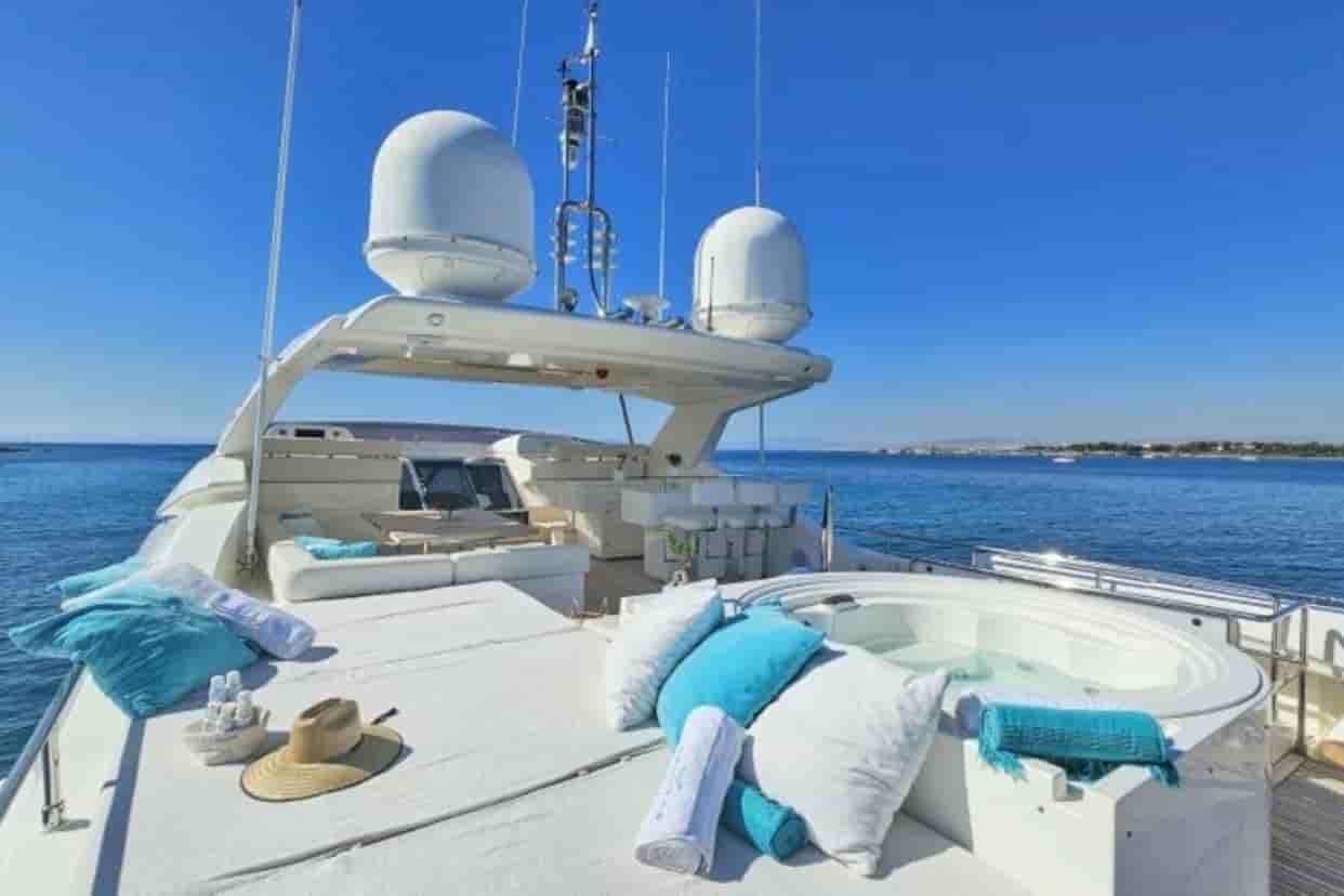 Custom Line 100 - View 16