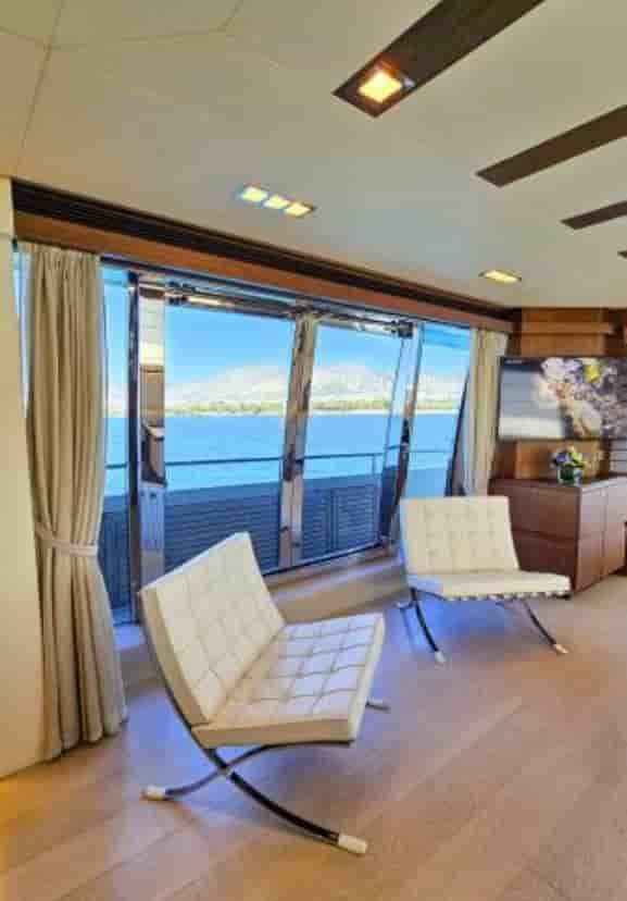 Custom Line 100 - View 24