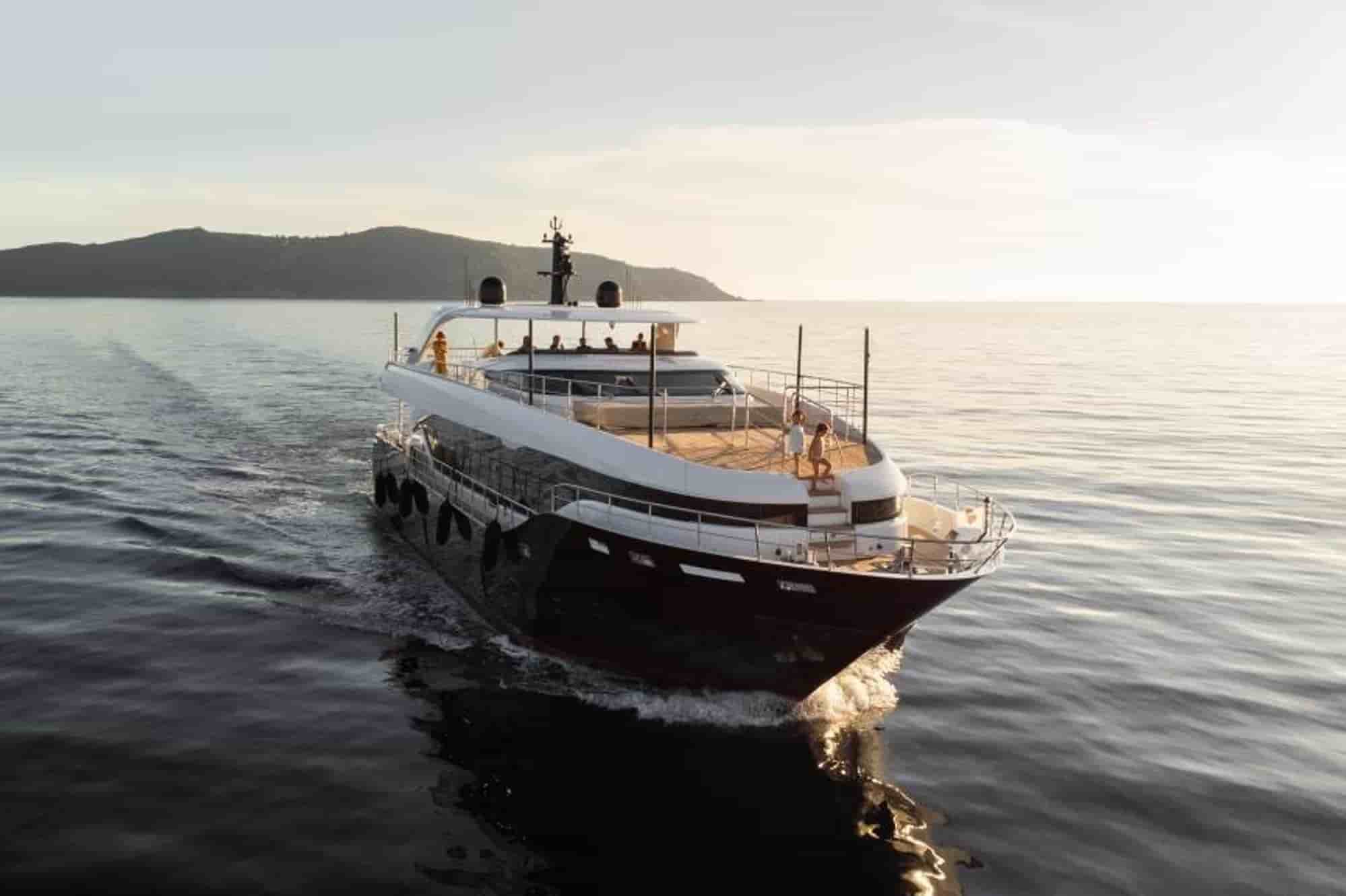 Maiora 30 Walkaround - View 7