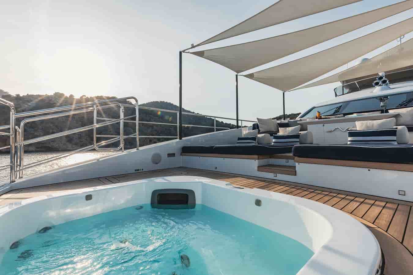 Benetti Fast 140 - View 17