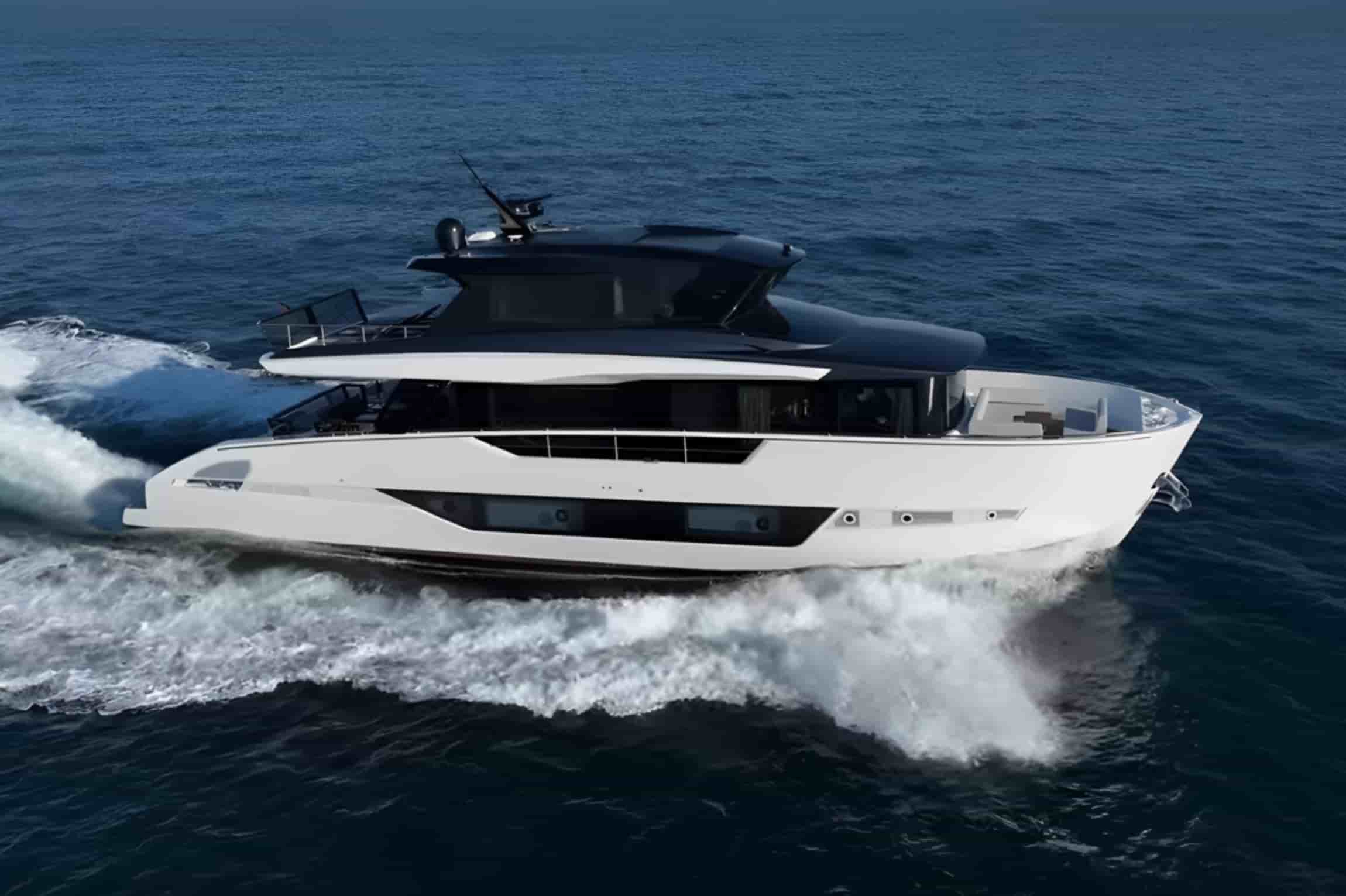 Astondoa AX8 - View 1