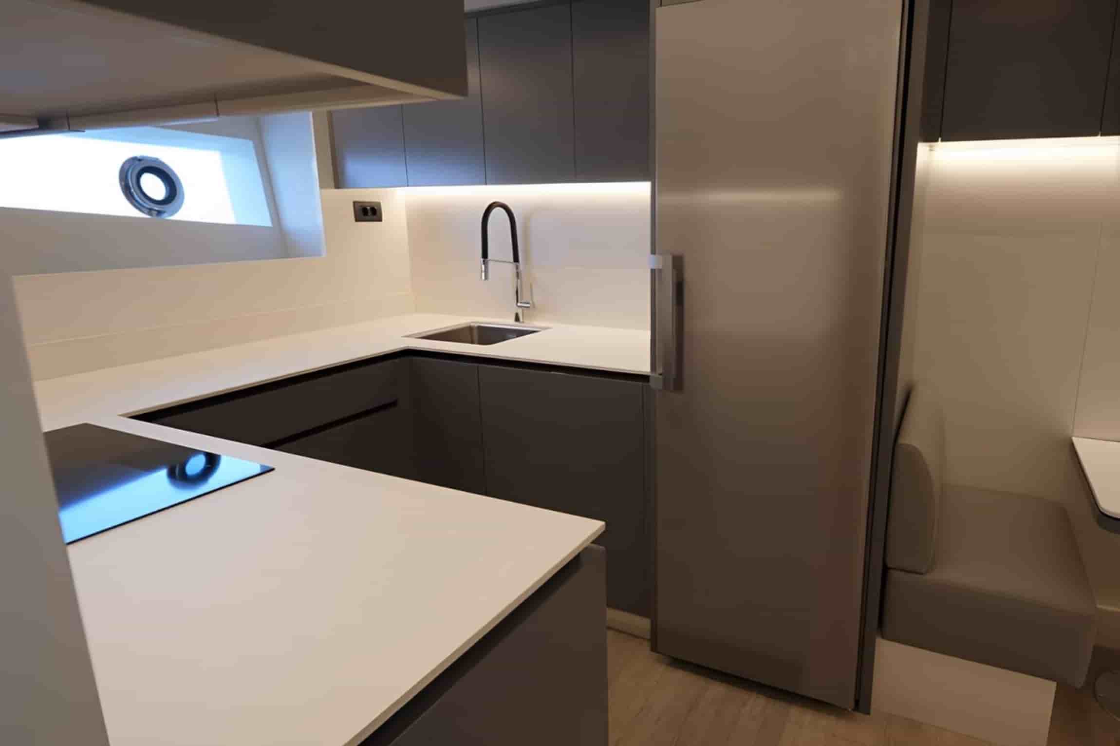 Astondoa AX8 - View 42