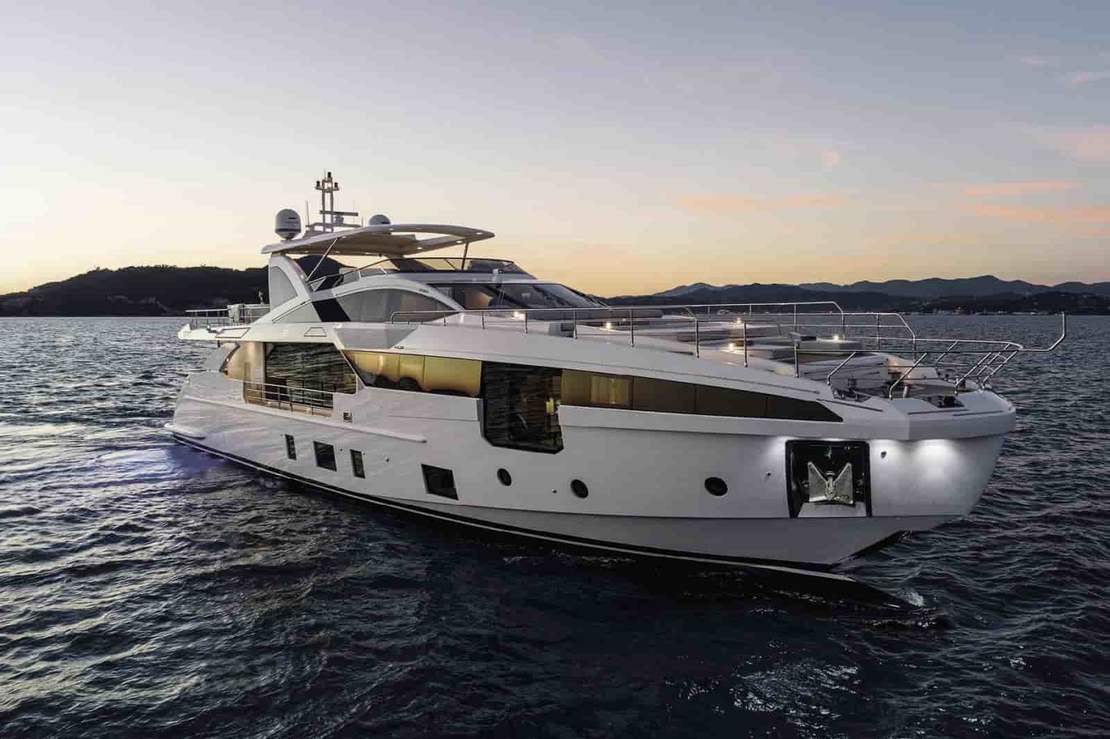 Azimut Grande 32M - View 1