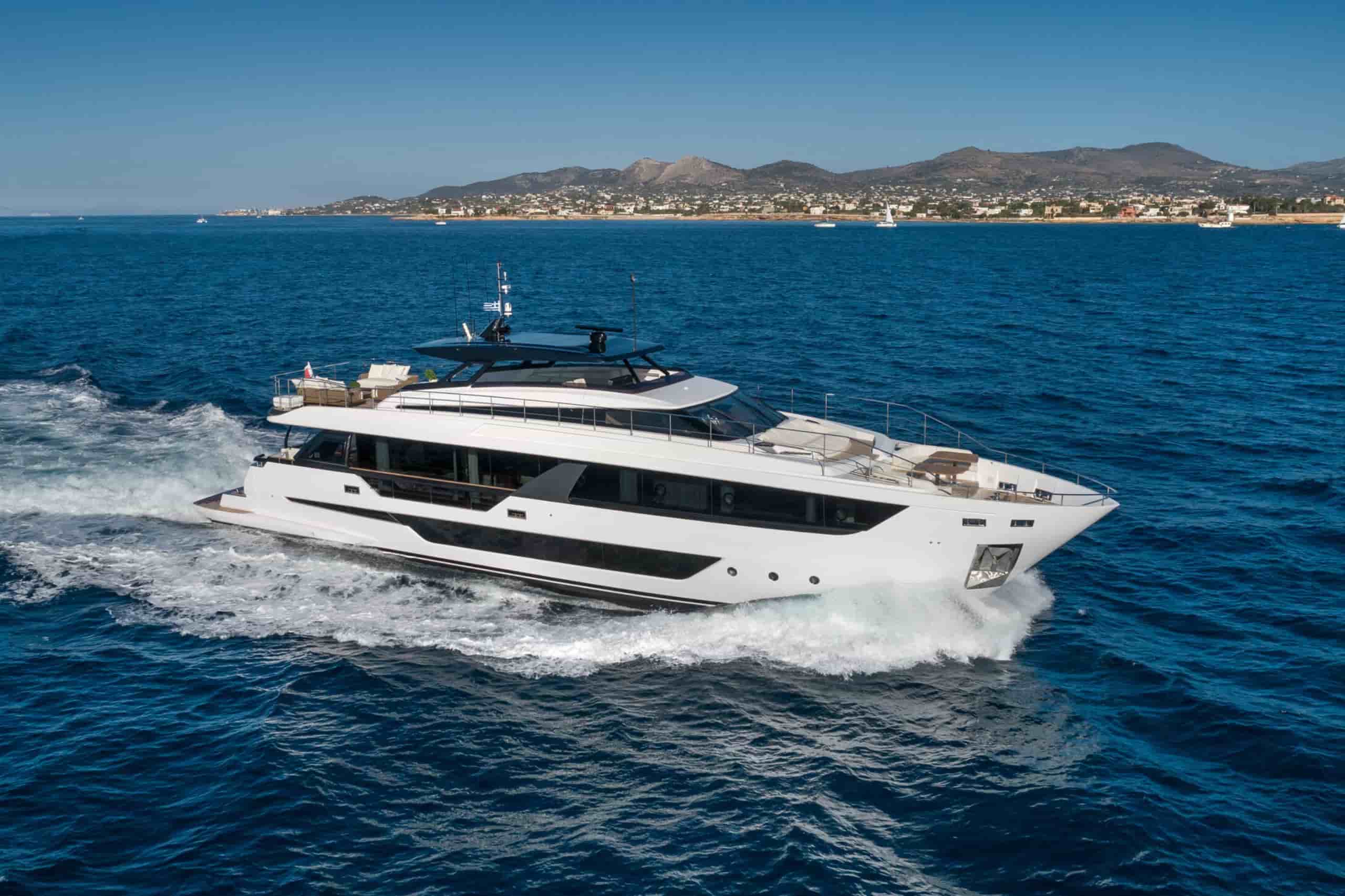 Ferretti 1000 - View 3