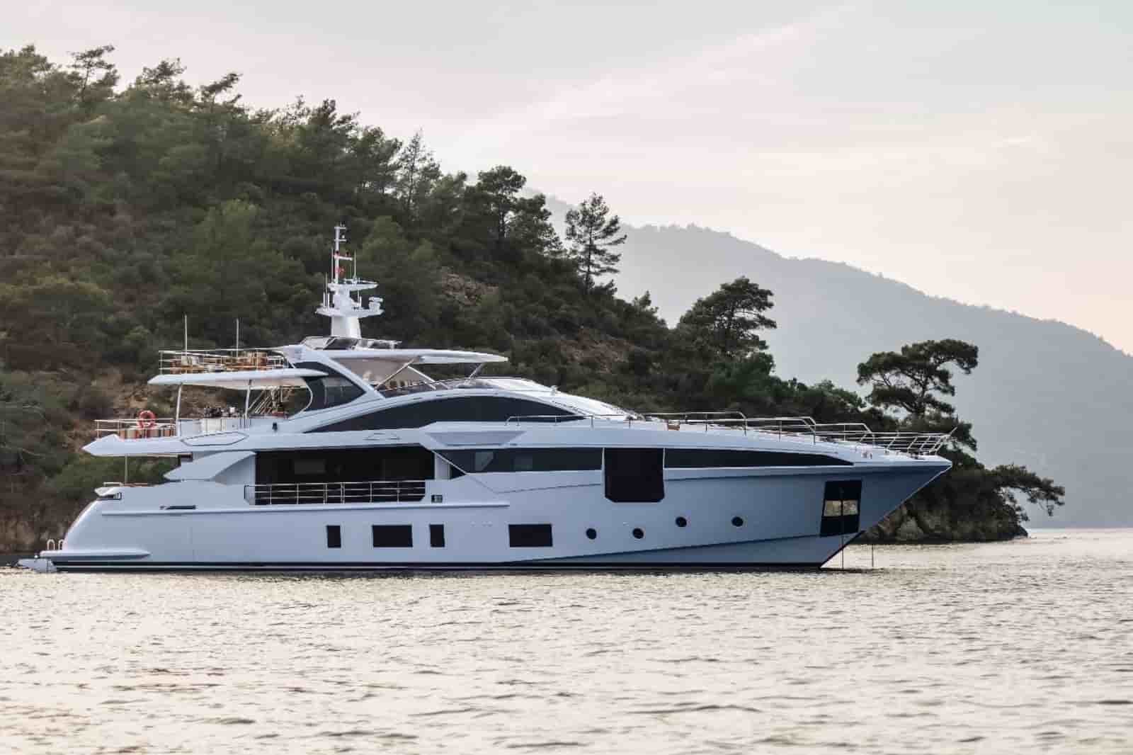 Azimut Grande 35 Metri - View 3