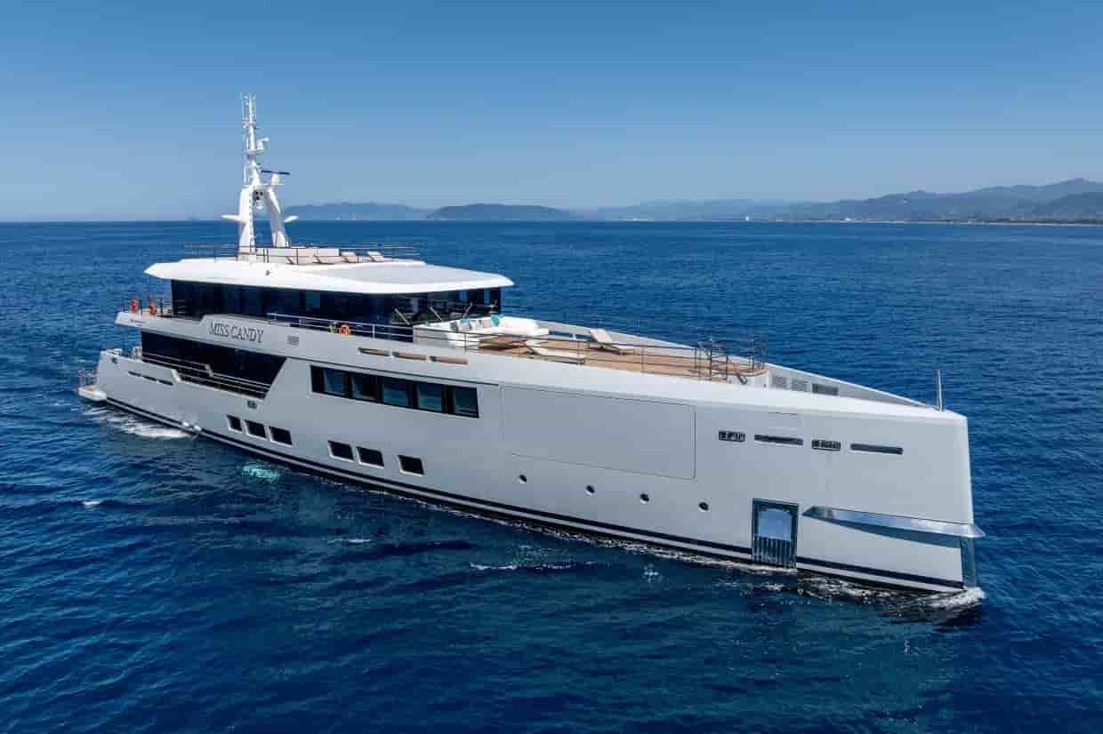 Versilcraft 138 - View 3