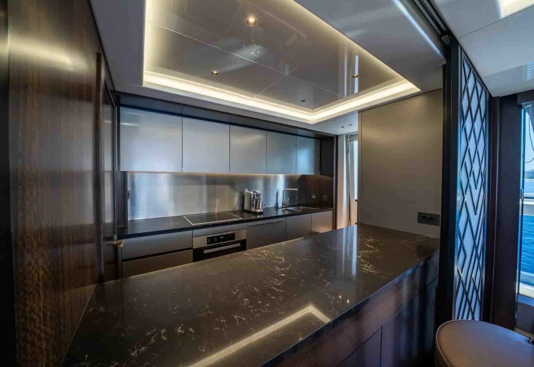 Sunseeker 90 Ocean - View 62