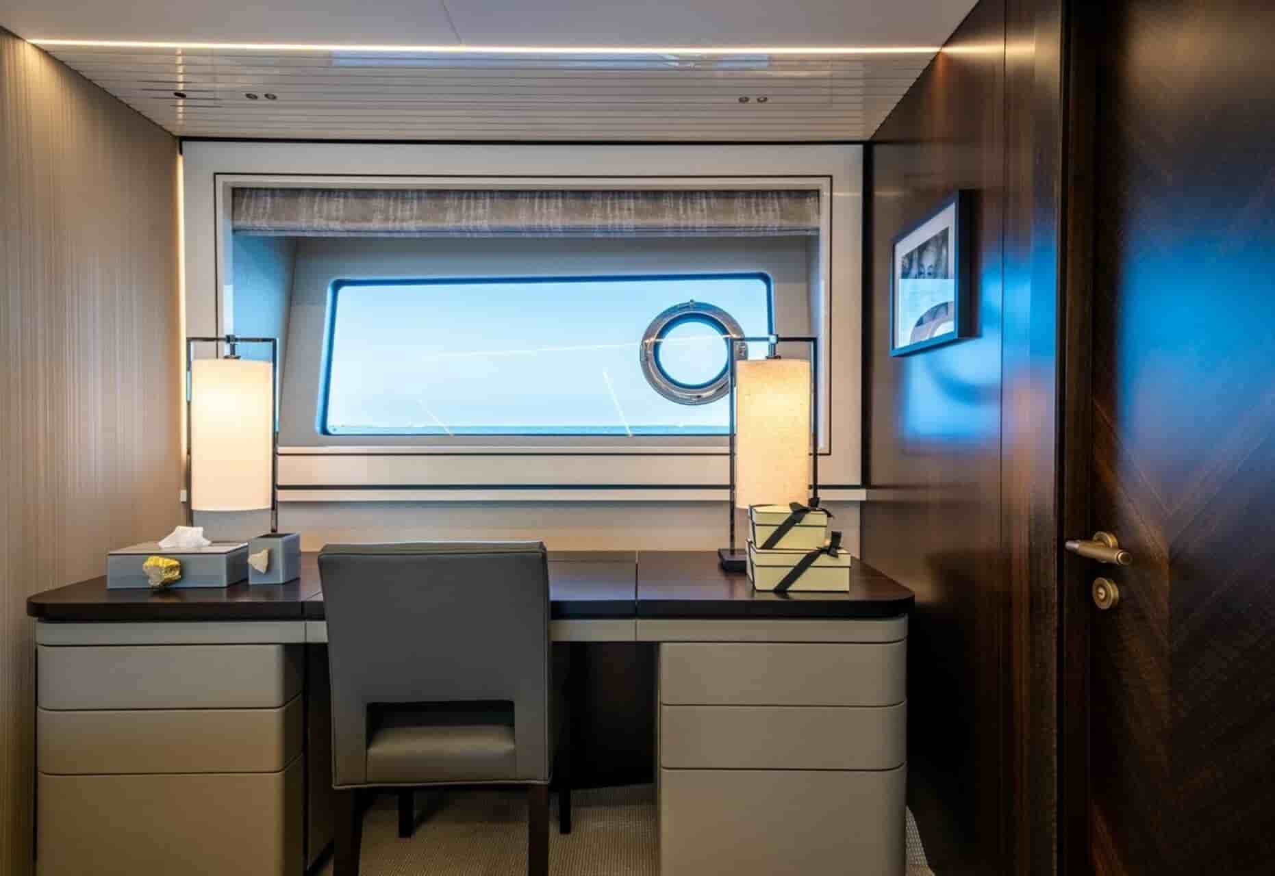 Sunseeker 90 Ocean - View 66