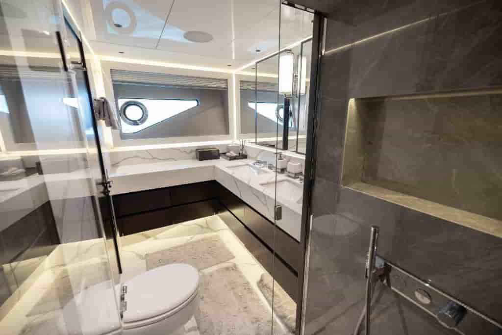 Sunseeker 90 Ocean - View 75