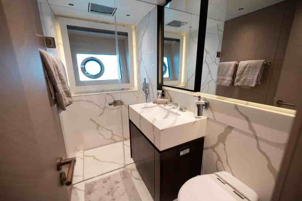 Sunseeker 90 Ocean - View 87