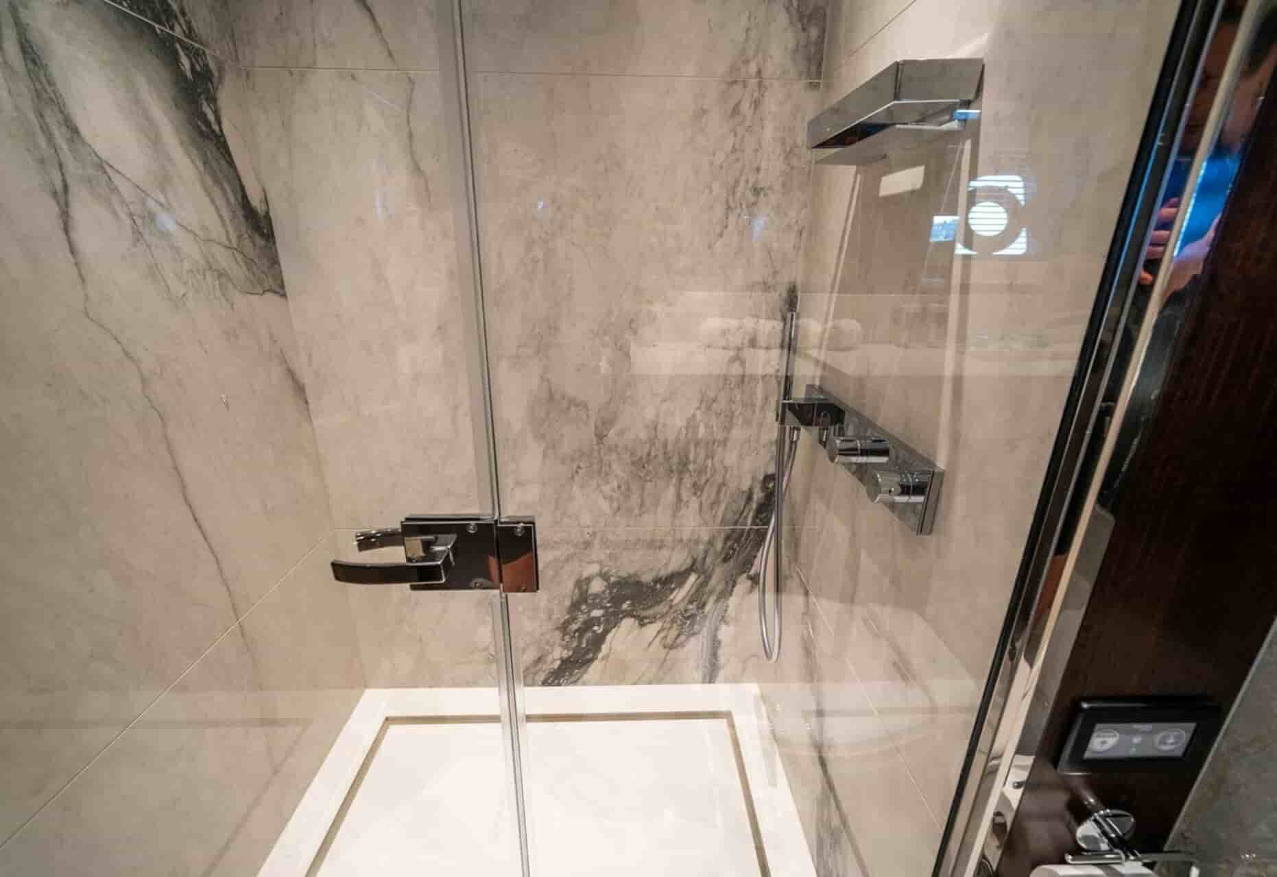 Sunseeker 90 Ocean - View 88