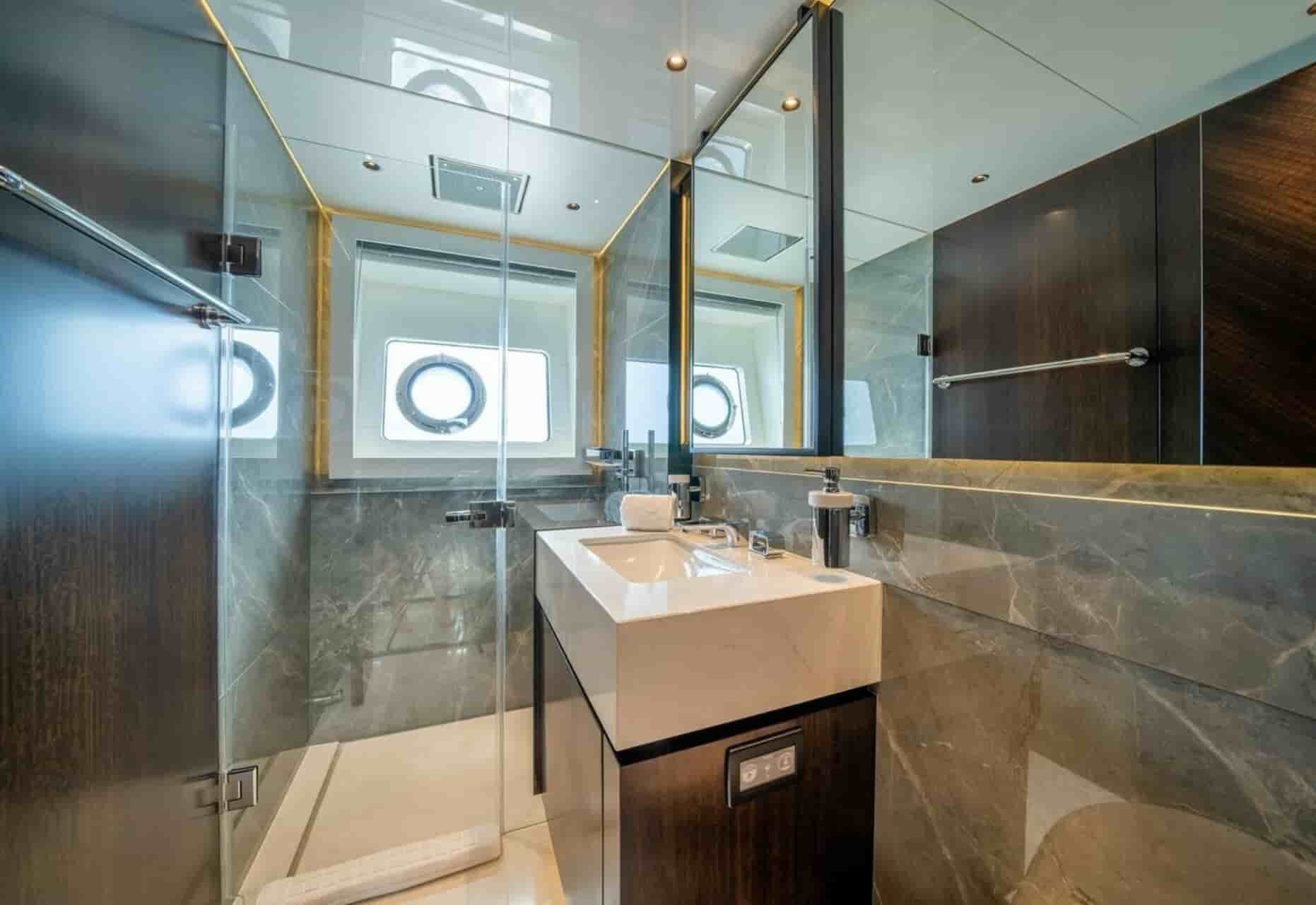 Sunseeker 90 Ocean - View 92