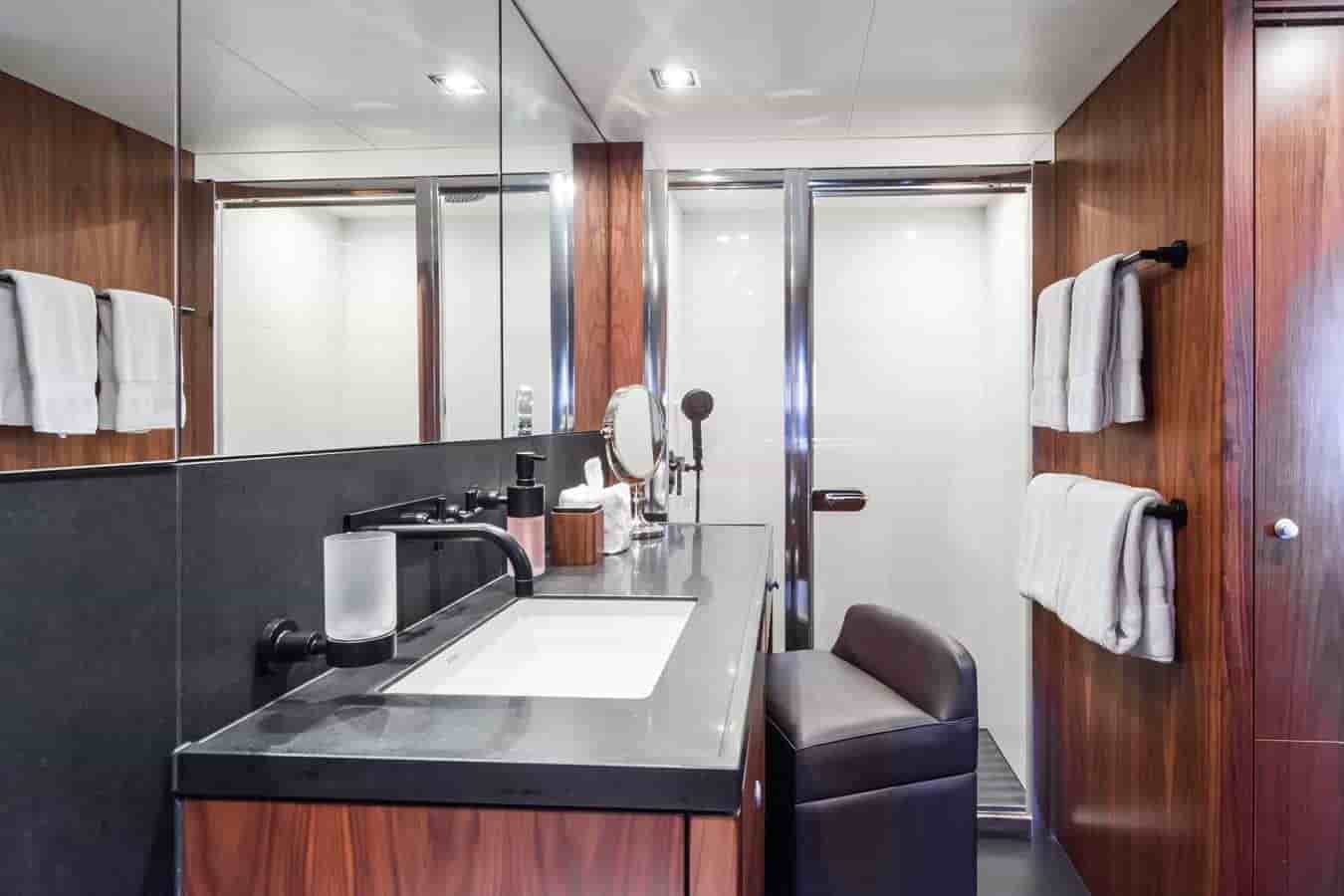 Sunseeker 131 Yacht - View 54