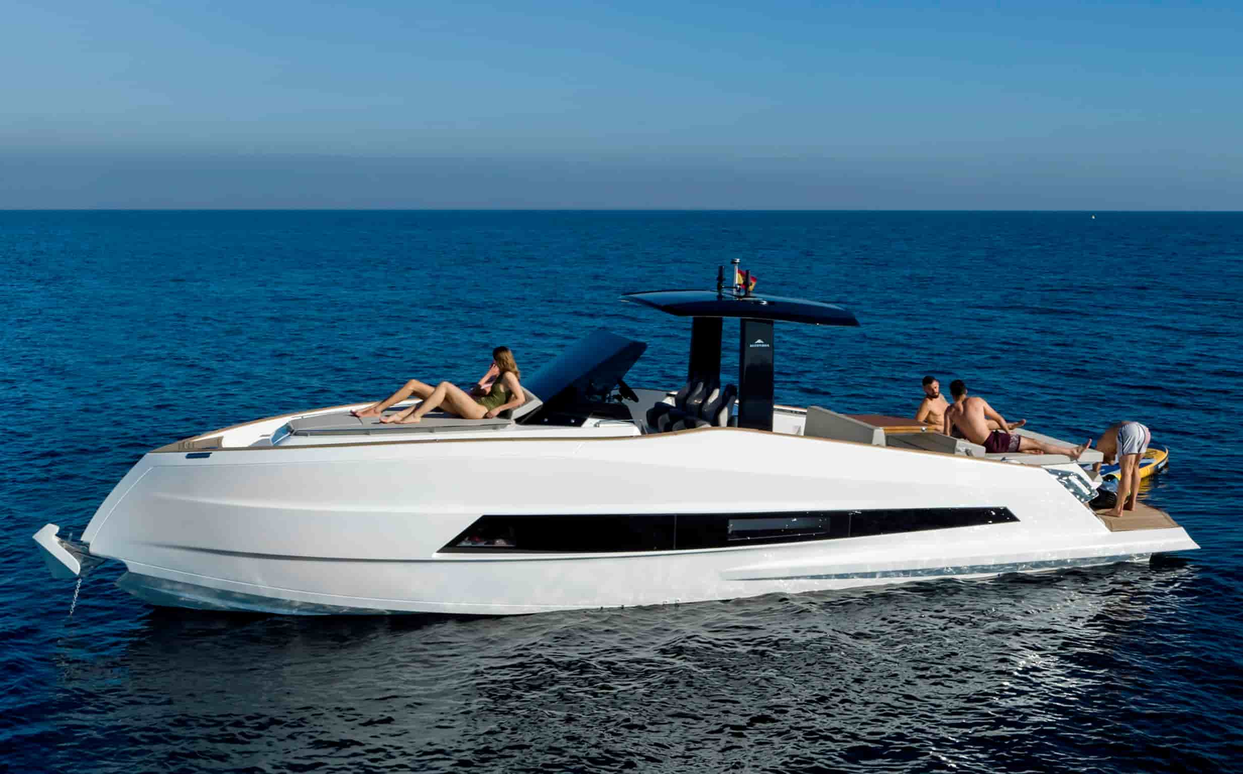 Astondoa 377 Coupe - View 10