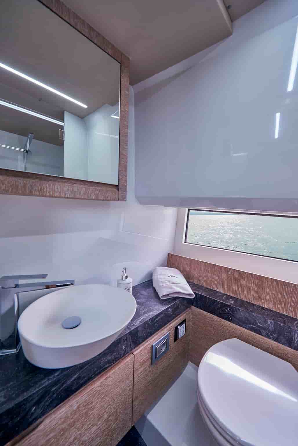 Astondoa 377 Coupe - View 23