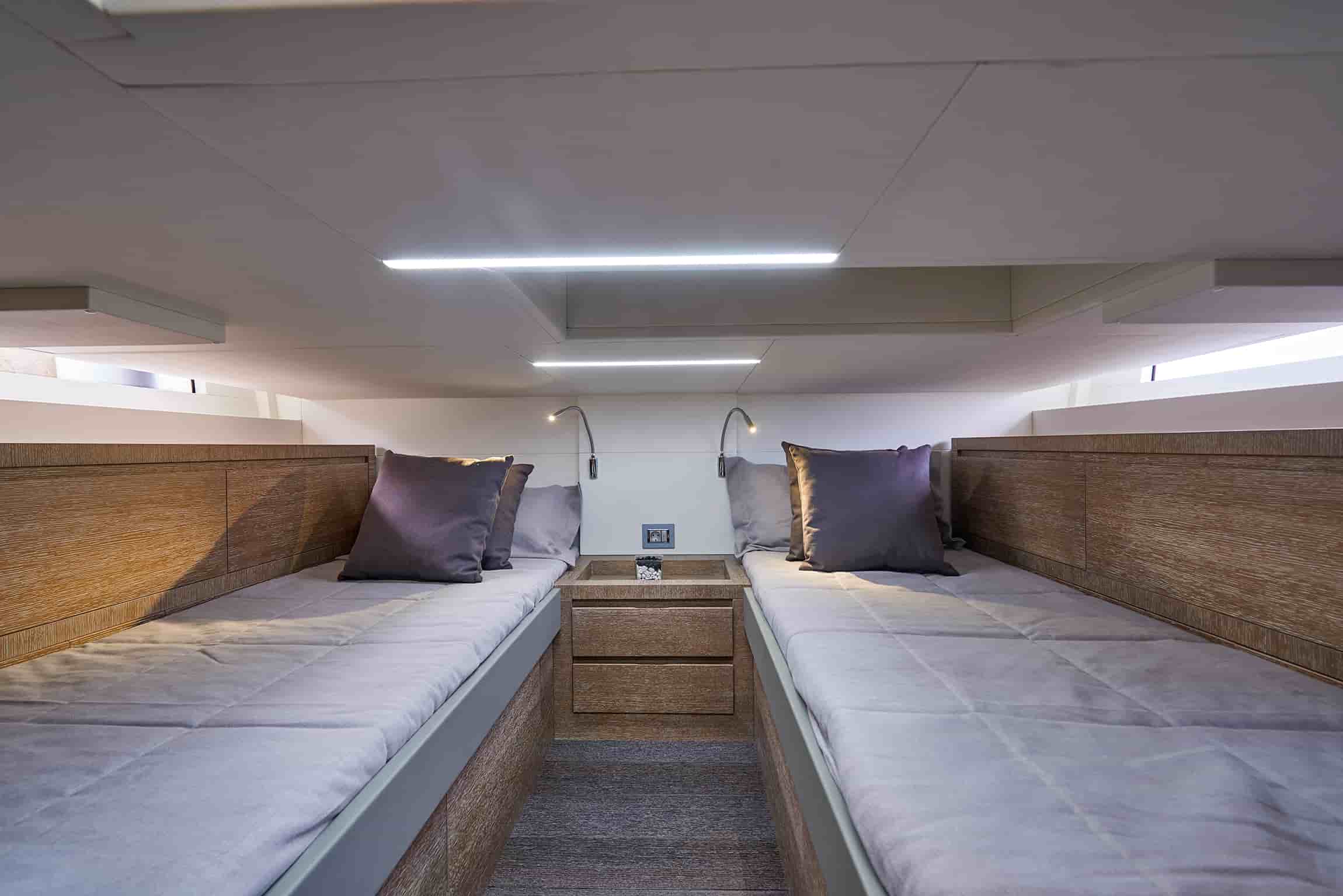 Astondoa 377 Coupe - View 25