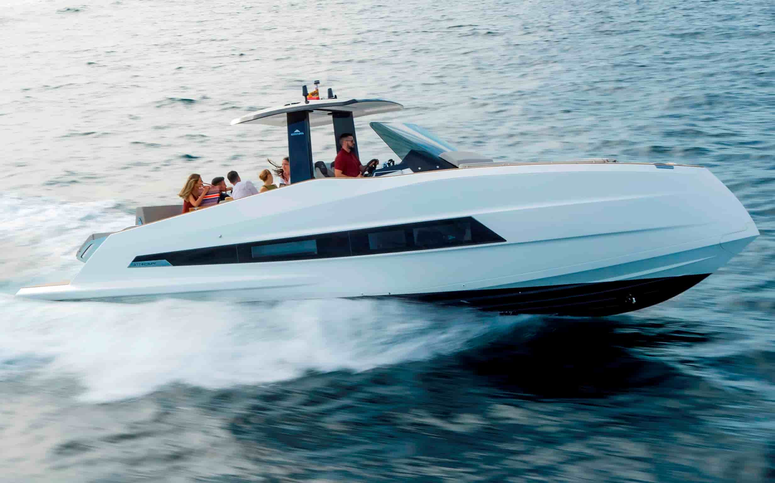 Astondoa 377 Coupe - View 3