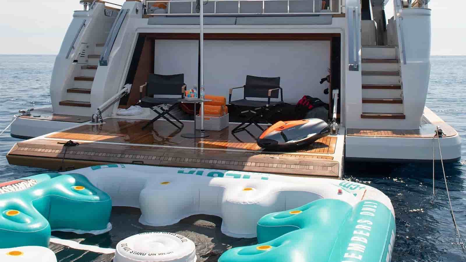 Ferretti Custom Line Navetta 33 - View 16