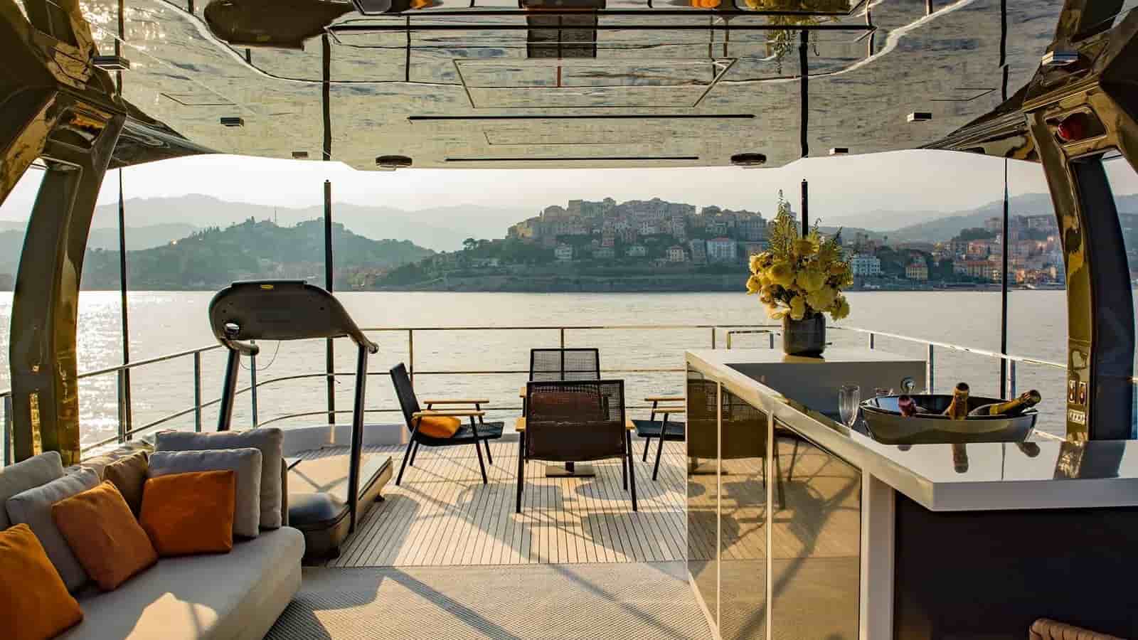 Ferretti Custom Line Navetta 33 - View 19