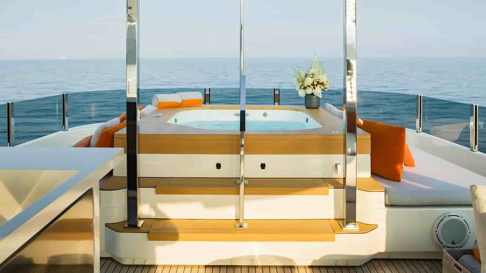 Ferretti Custom Line Navetta 33 - View 21