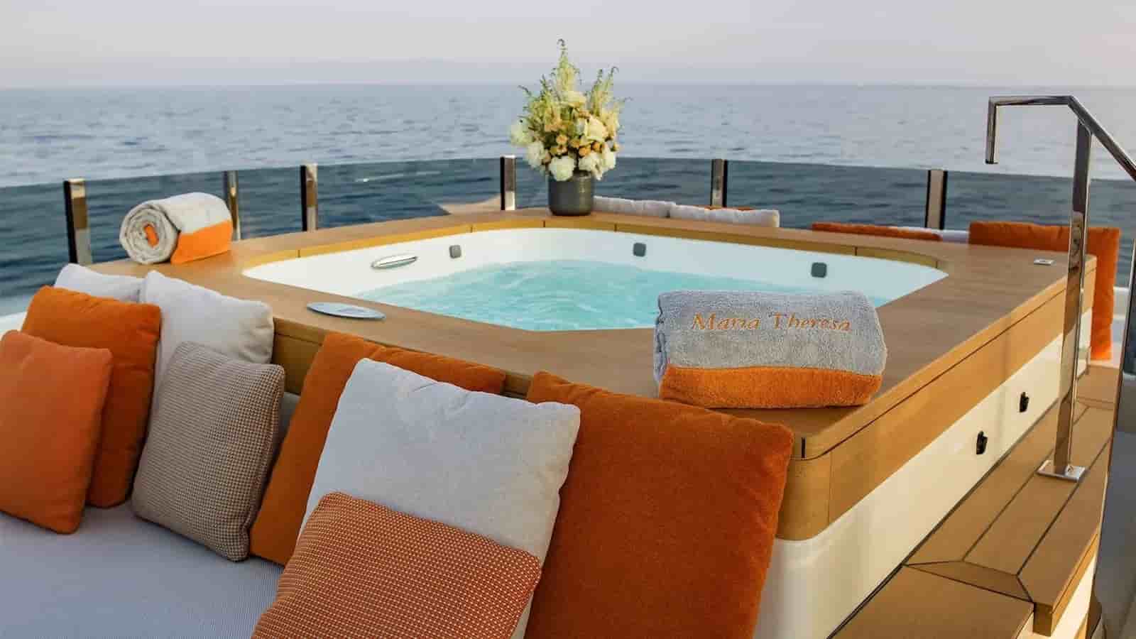 Ferretti Custom Line Navetta 33 - View 22