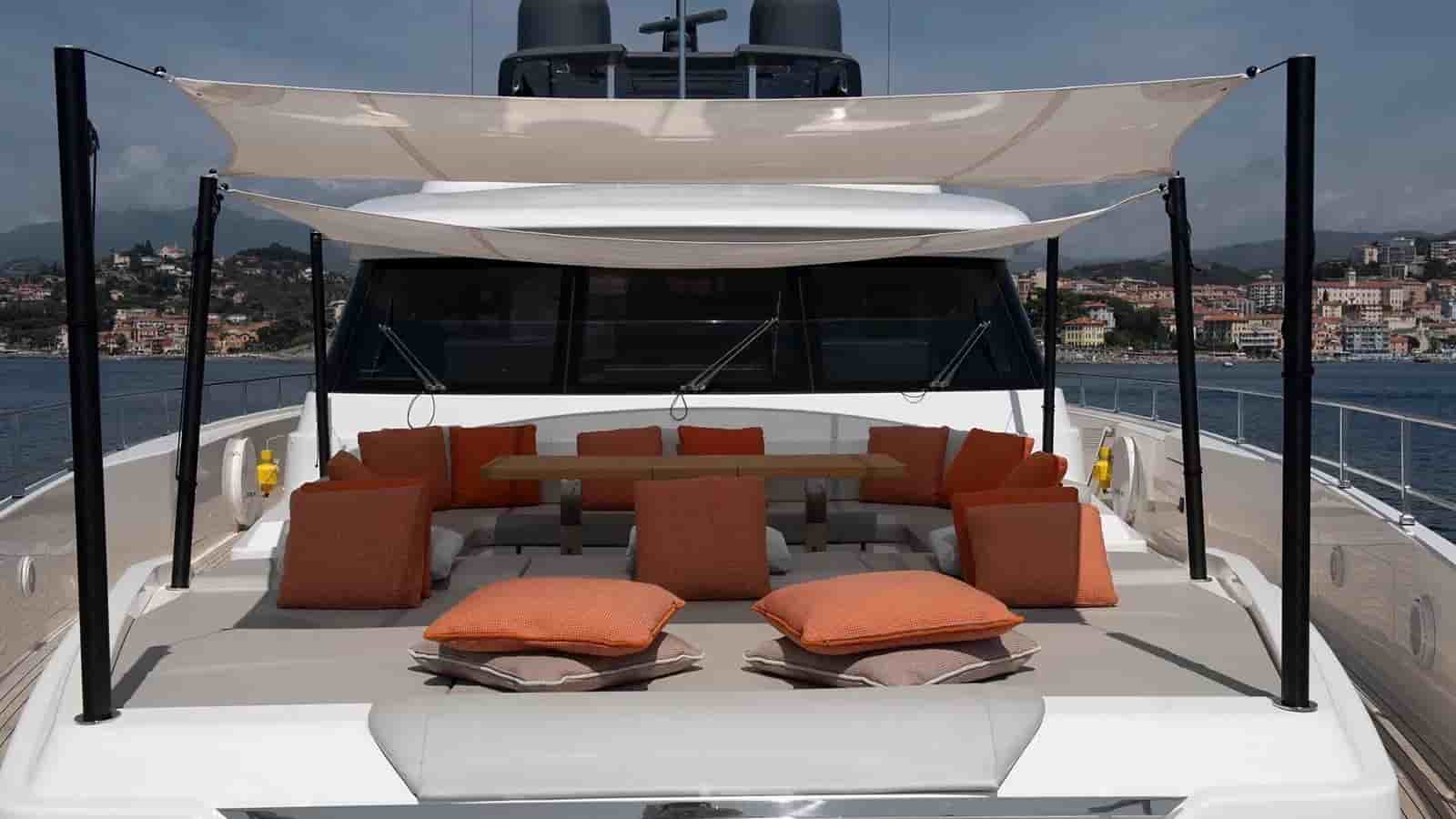 Ferretti Custom Line Navetta 33 - View 27