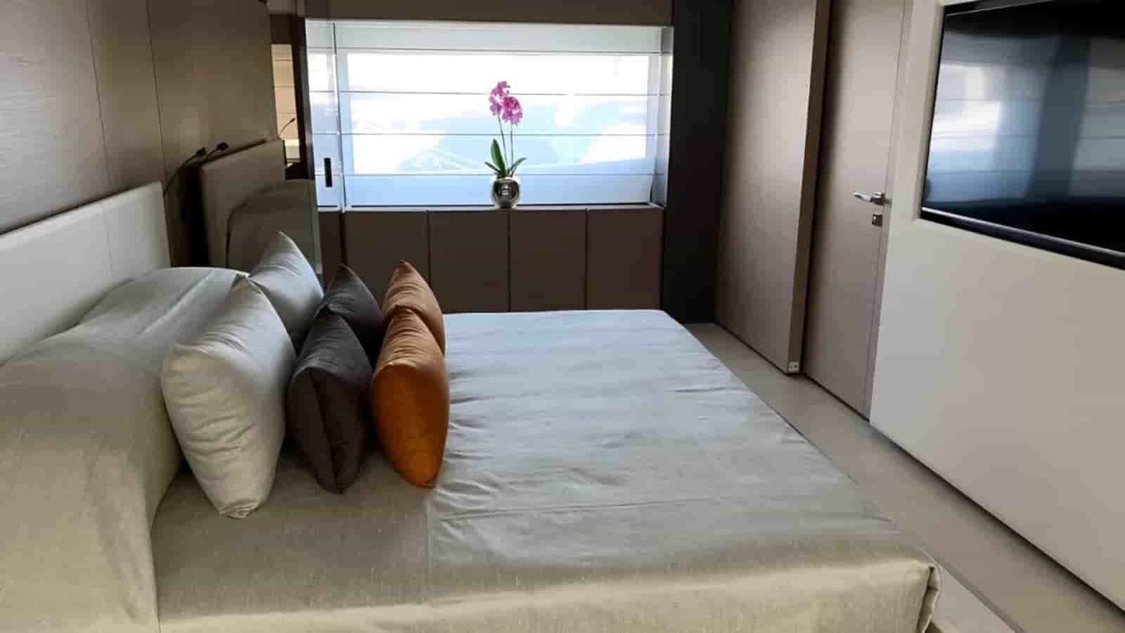 Ferretti Custom Line Navetta 33 - View 37