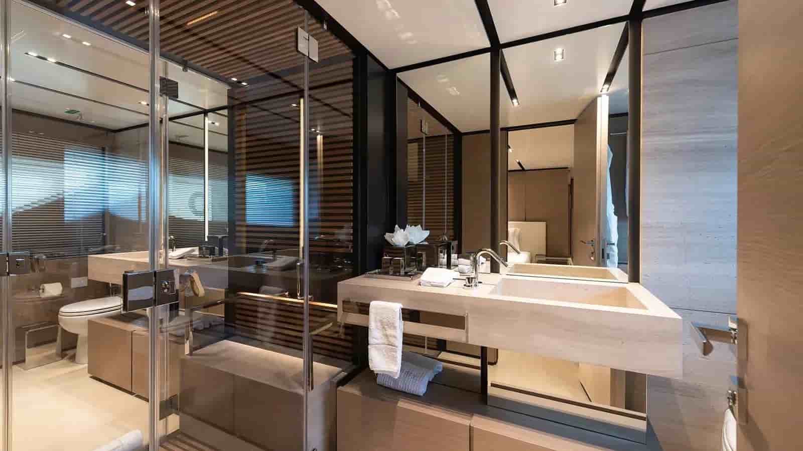 Ferretti Custom Line Navetta 33 - View 40