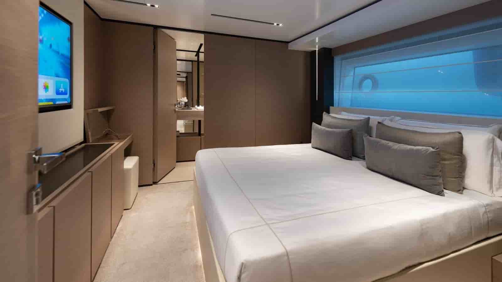 Ferretti Custom Line Navetta 33 - View 42