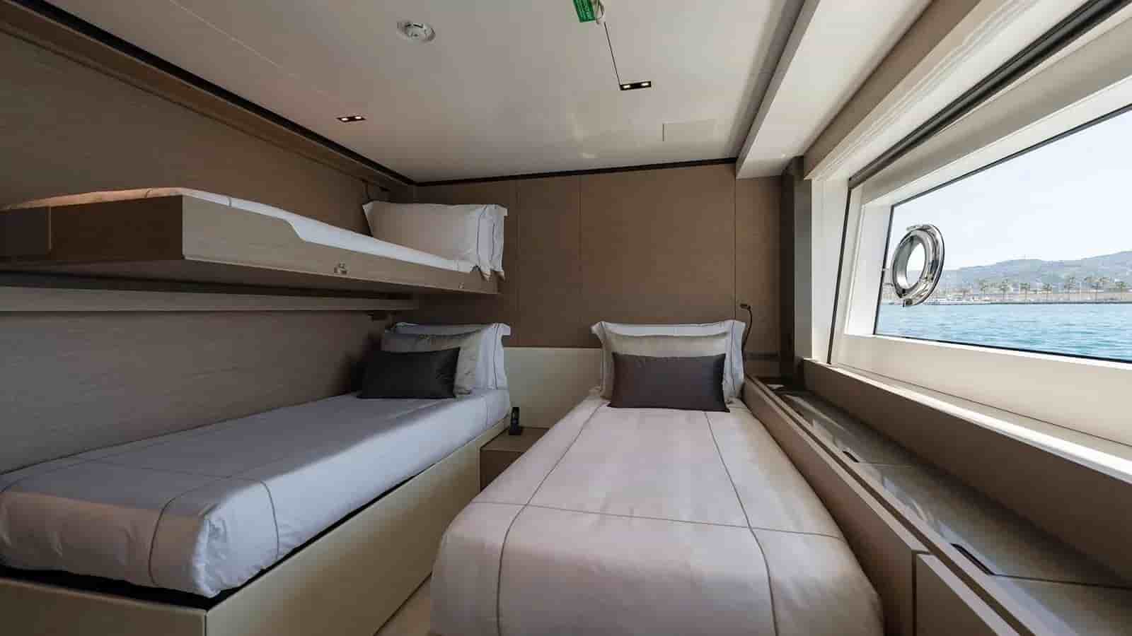 Ferretti Custom Line Navetta 33 - View 46