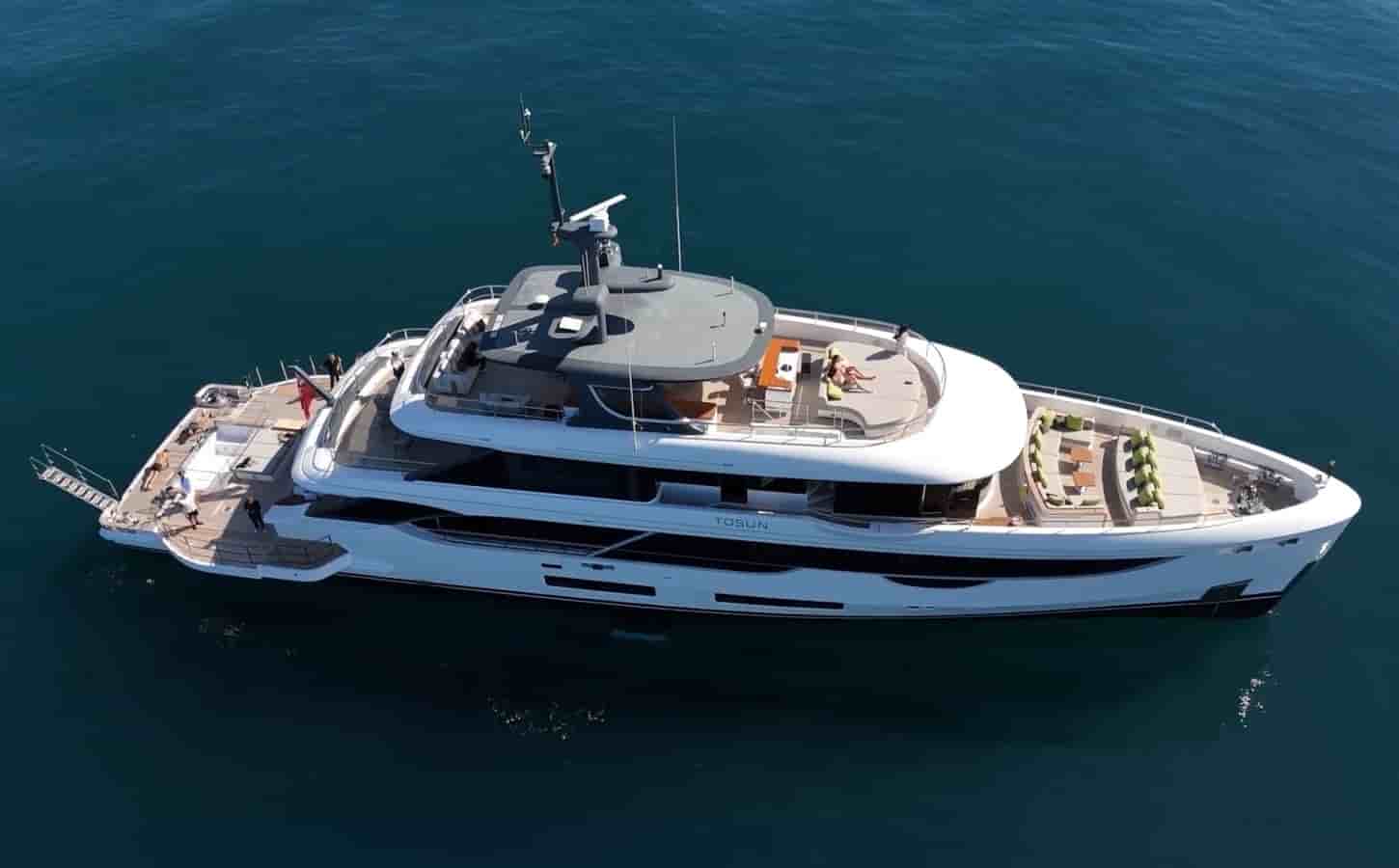 Benetti Oasis 40M - View 3