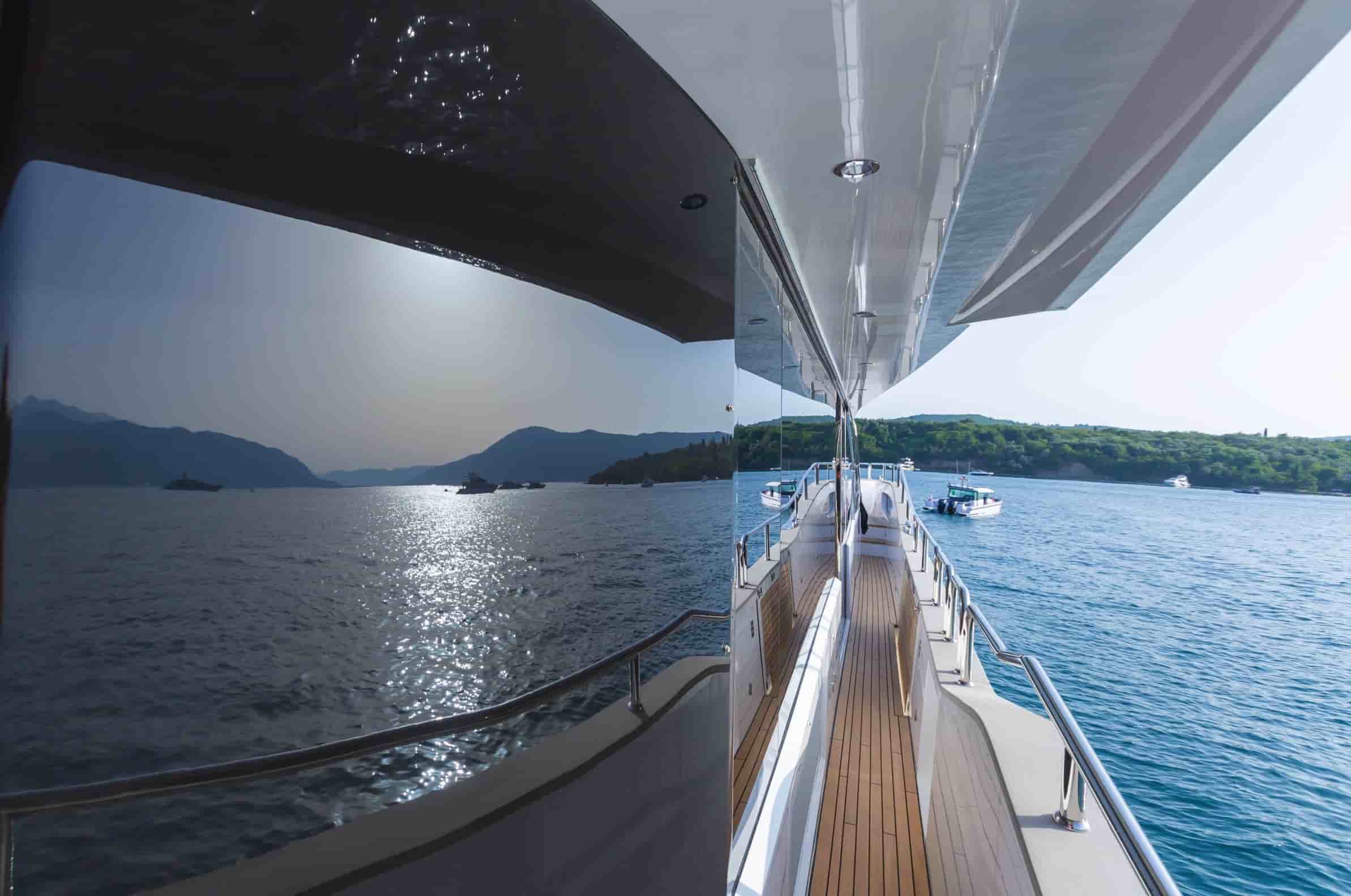 Sunseeker 95 Yacht - View 11