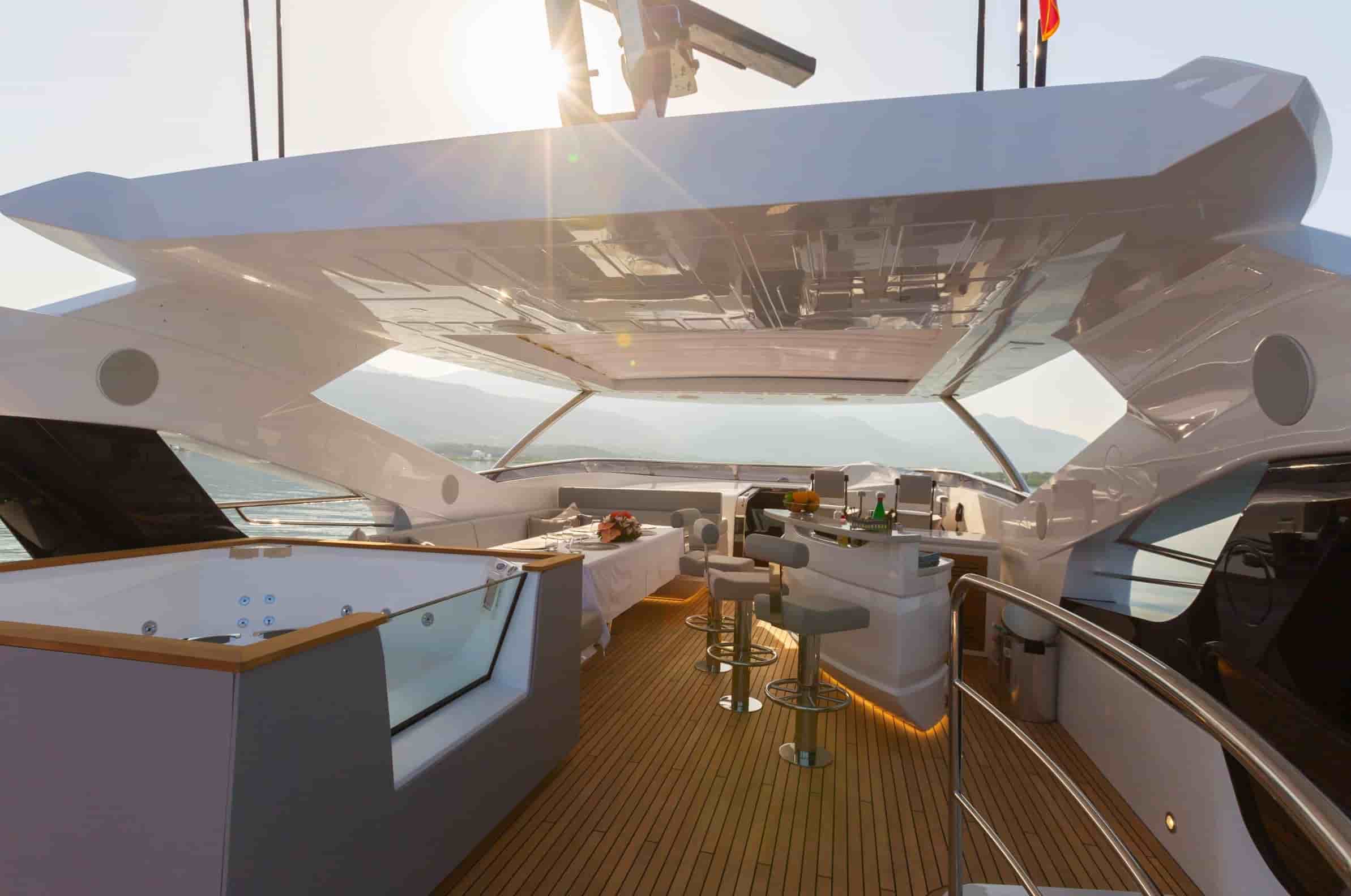 Sunseeker 95 Yacht - View 13