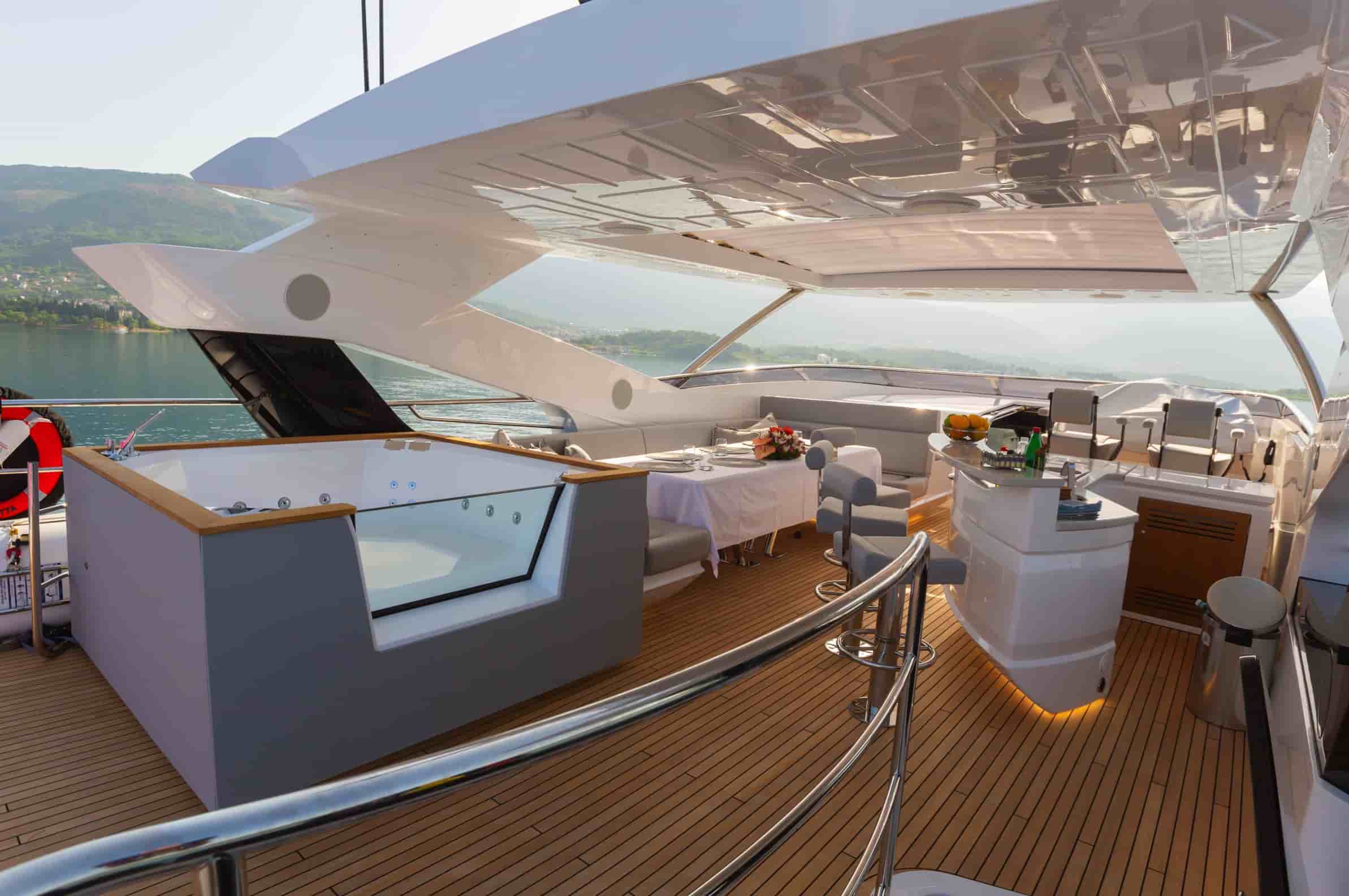 Sunseeker 95 Yacht - View 15
