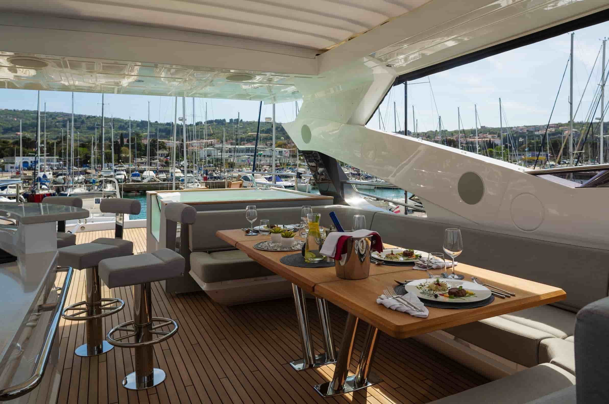Sunseeker 95 Yacht - View 16
