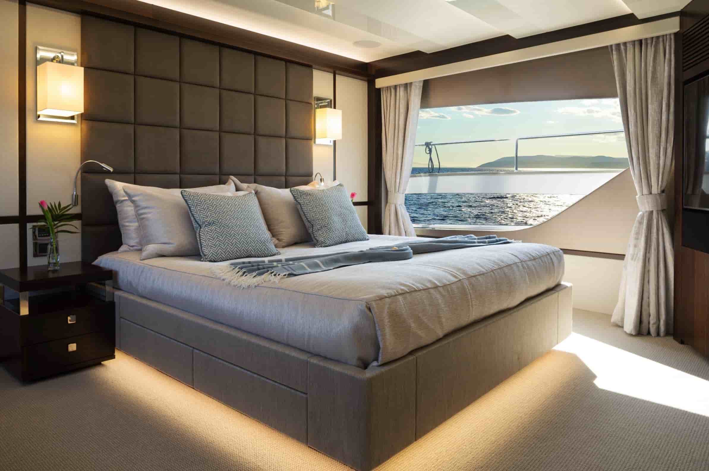 Sunseeker 95 Yacht - View 23