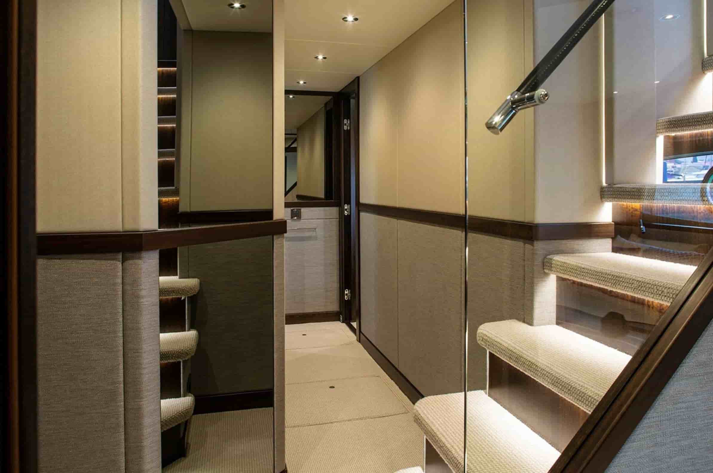 Sunseeker 95 Yacht - View 29