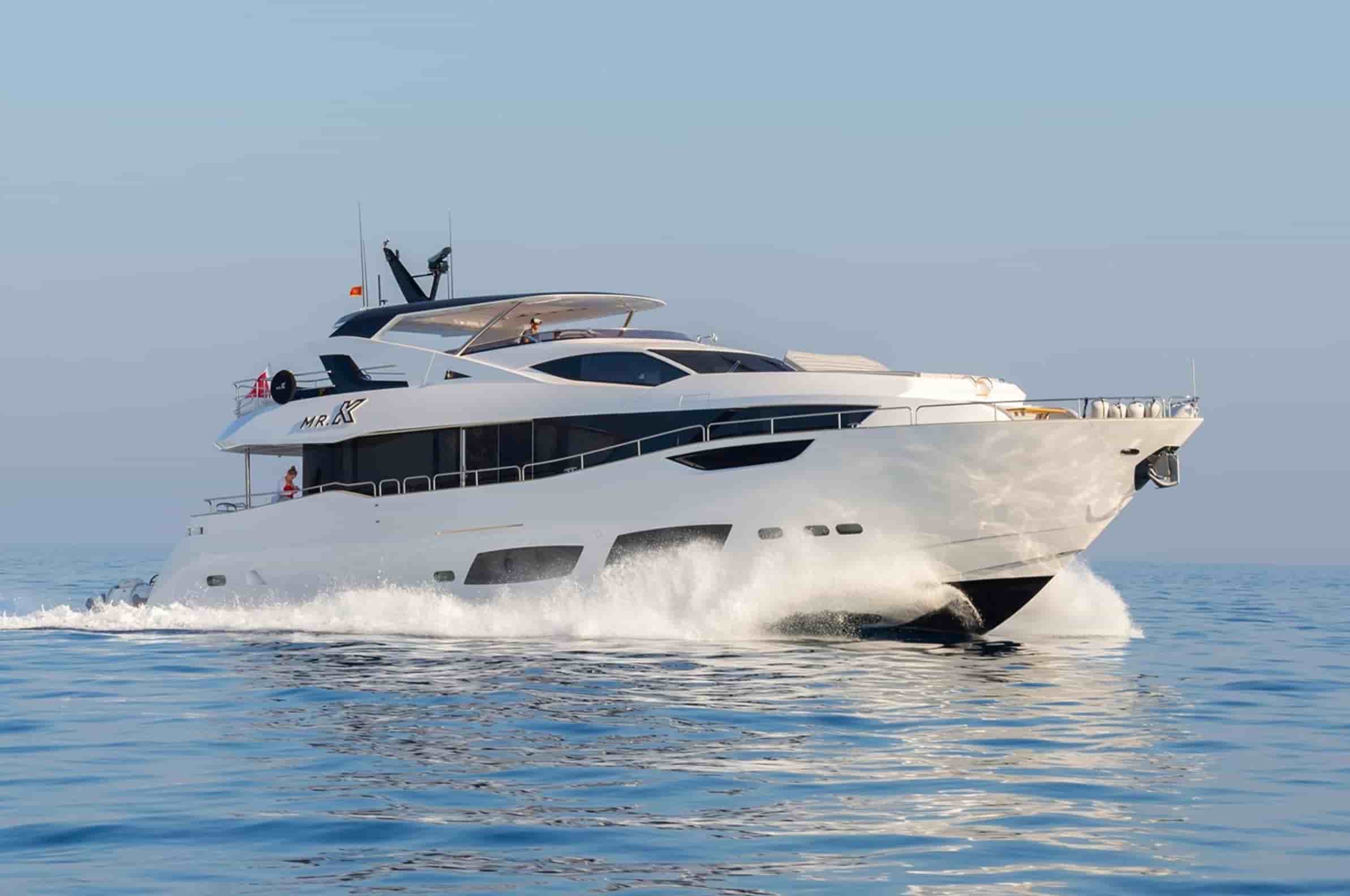 Sunseeker 95 Yacht - View 3