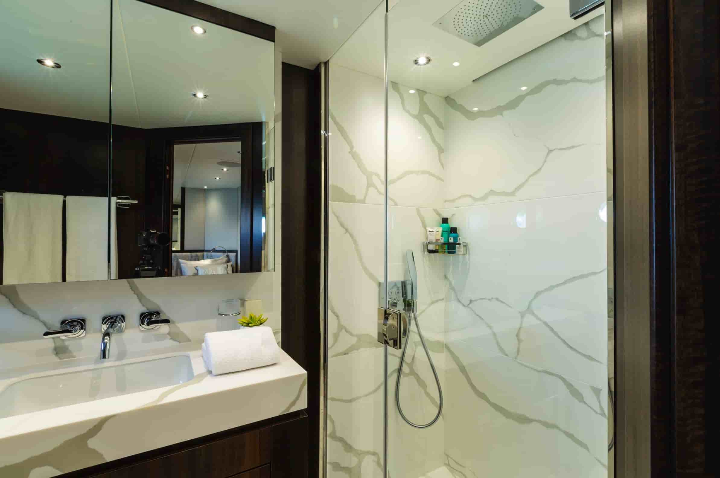 Sunseeker 95 Yacht - View 41