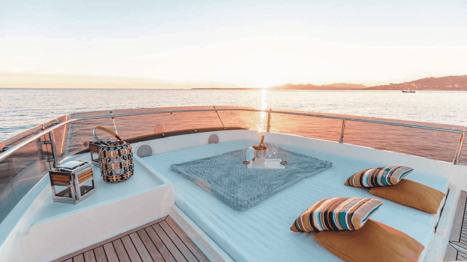 Custom Line Navetta 26 Crescendo - View 13